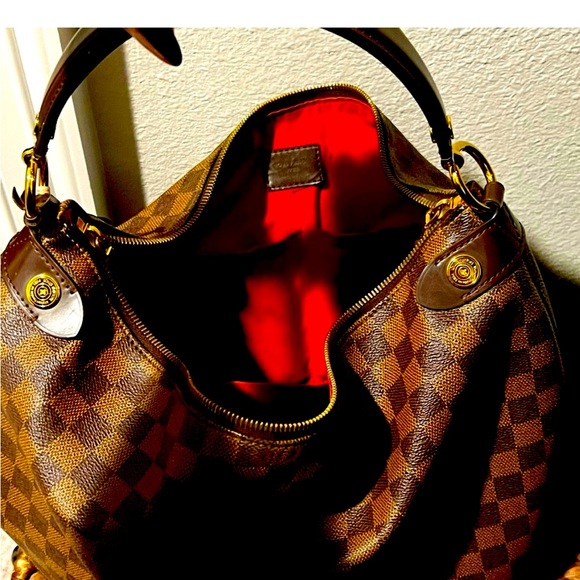 Louis Vuitton Handbag - Picture 5 of 9